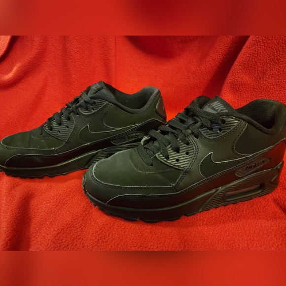 Nike Other - Nike Air Max 90 (GS)